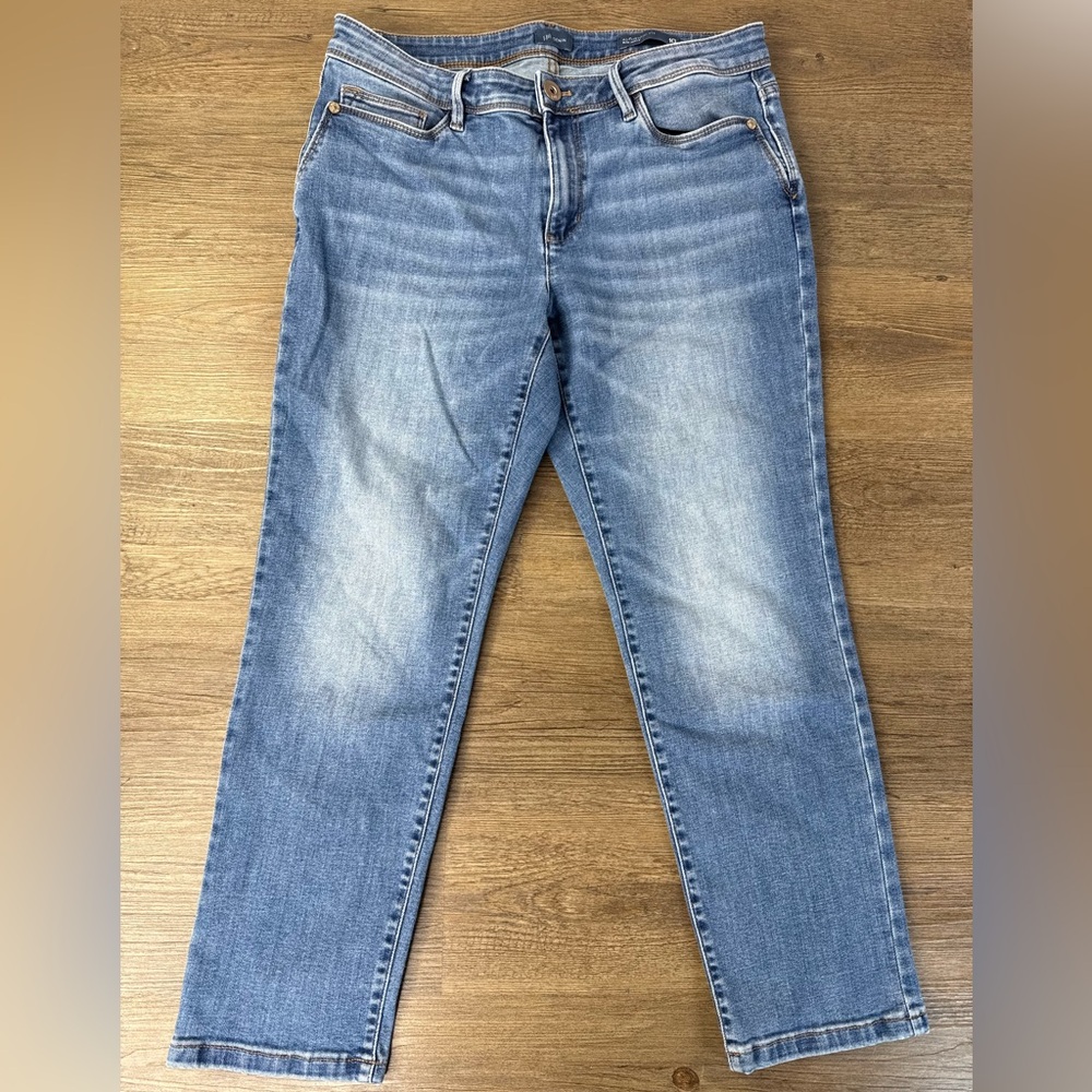J. Jill Woemn’s Authentic Fit Slim Ankle Jeans, size 10 Petite - Picture 4 of 12